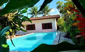 Conforto de casa de campo, ao lado da praia !